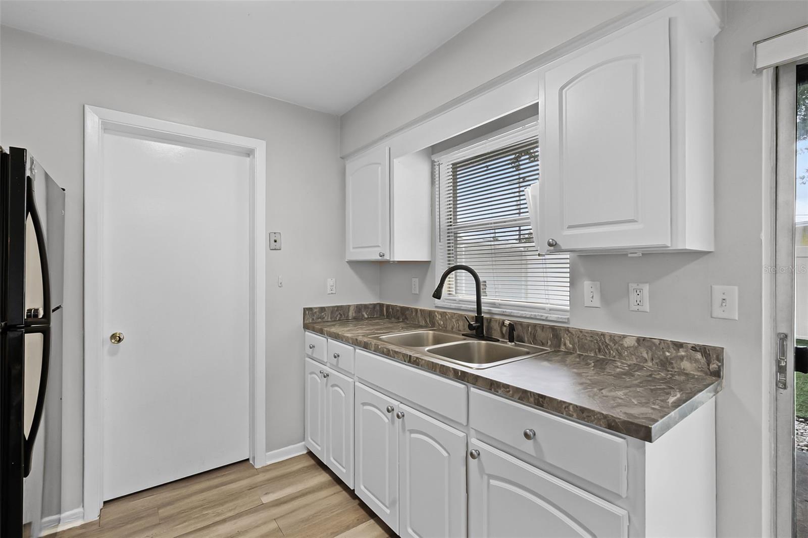 Image 20 of 44 For 2515 Amherst Avenue