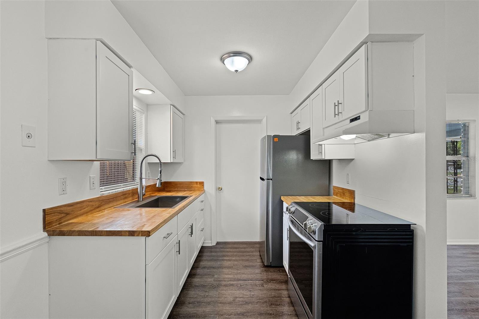 Image 9 of 44 For 2515 Amherst Avenue