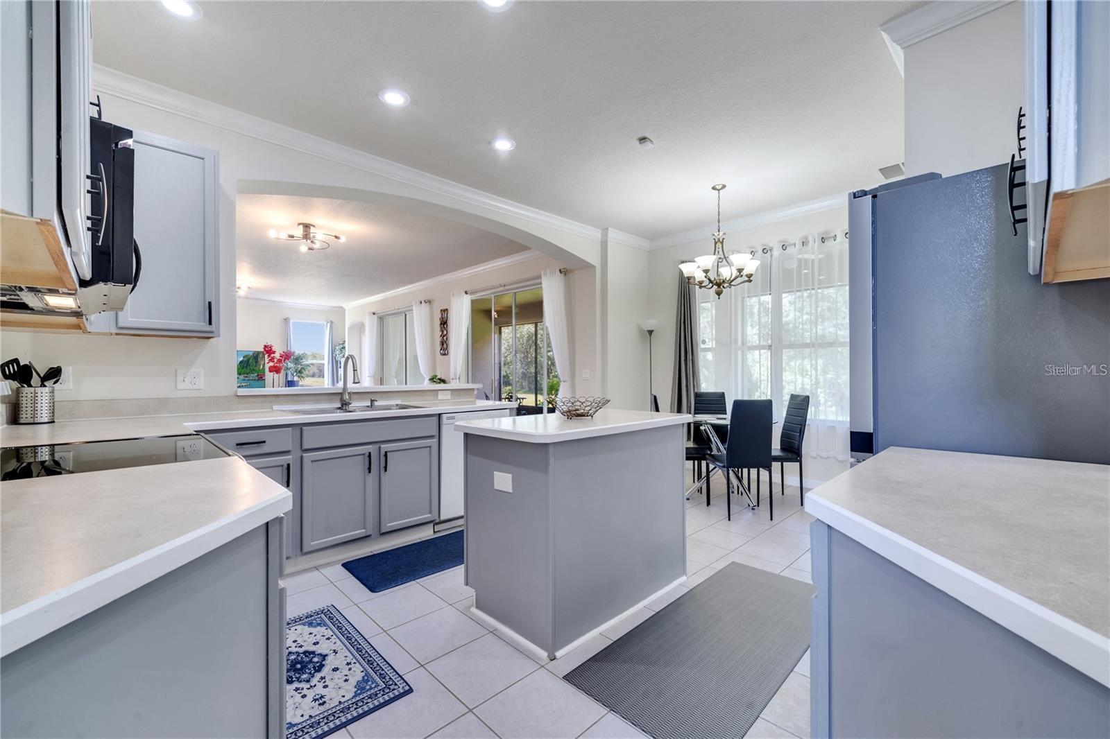 Image 43 of 100 For 4394 Devon Court