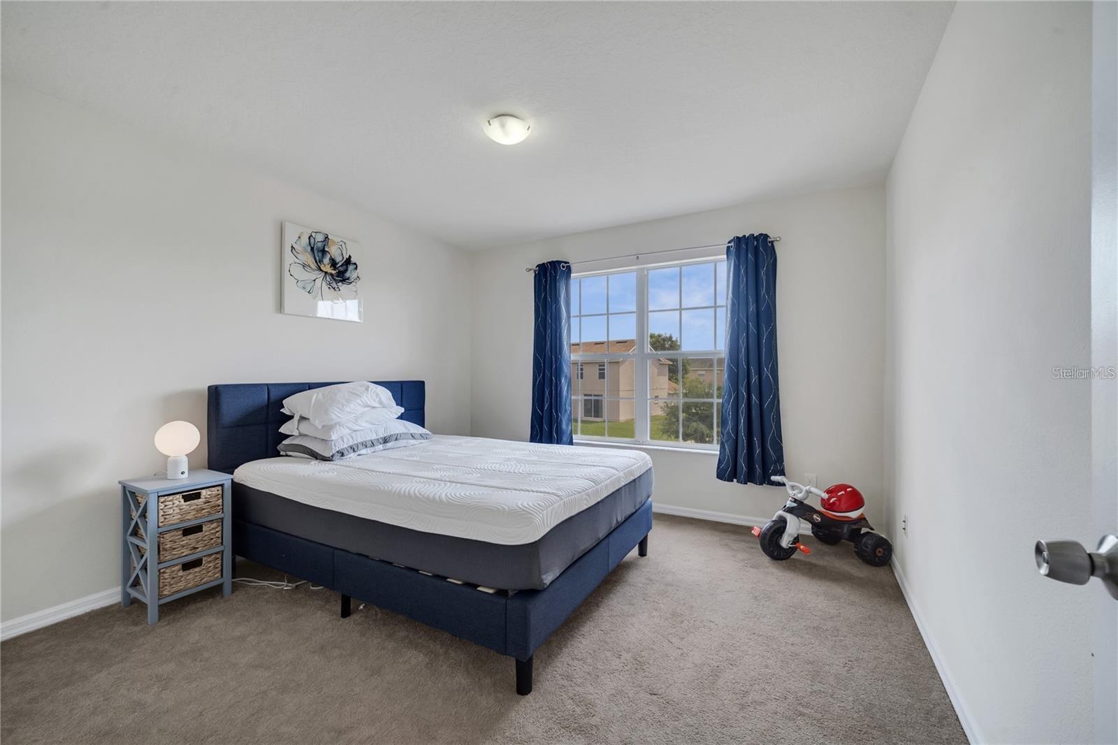 Image 69 of 100 For 4394 Devon Court