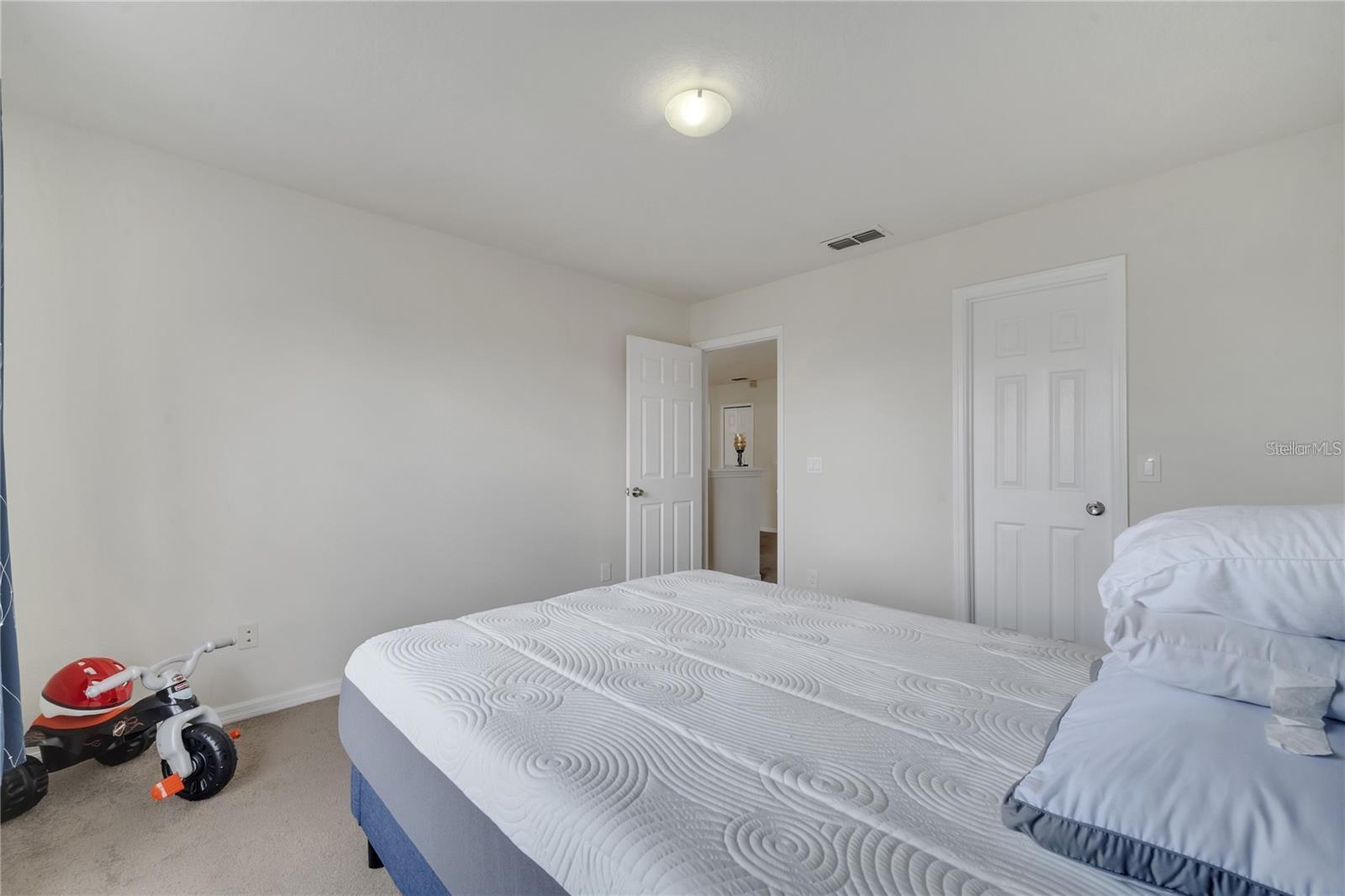 Image 72 of 100 For 4394 Devon Court