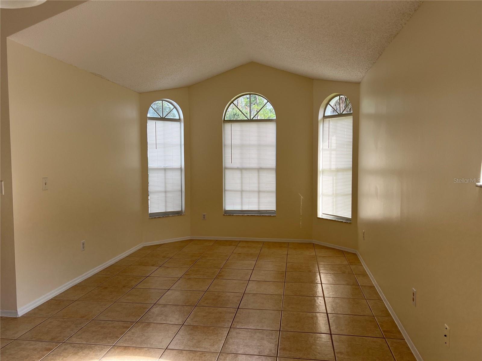 Image 4 of 14 For 1902 Ellery Lane