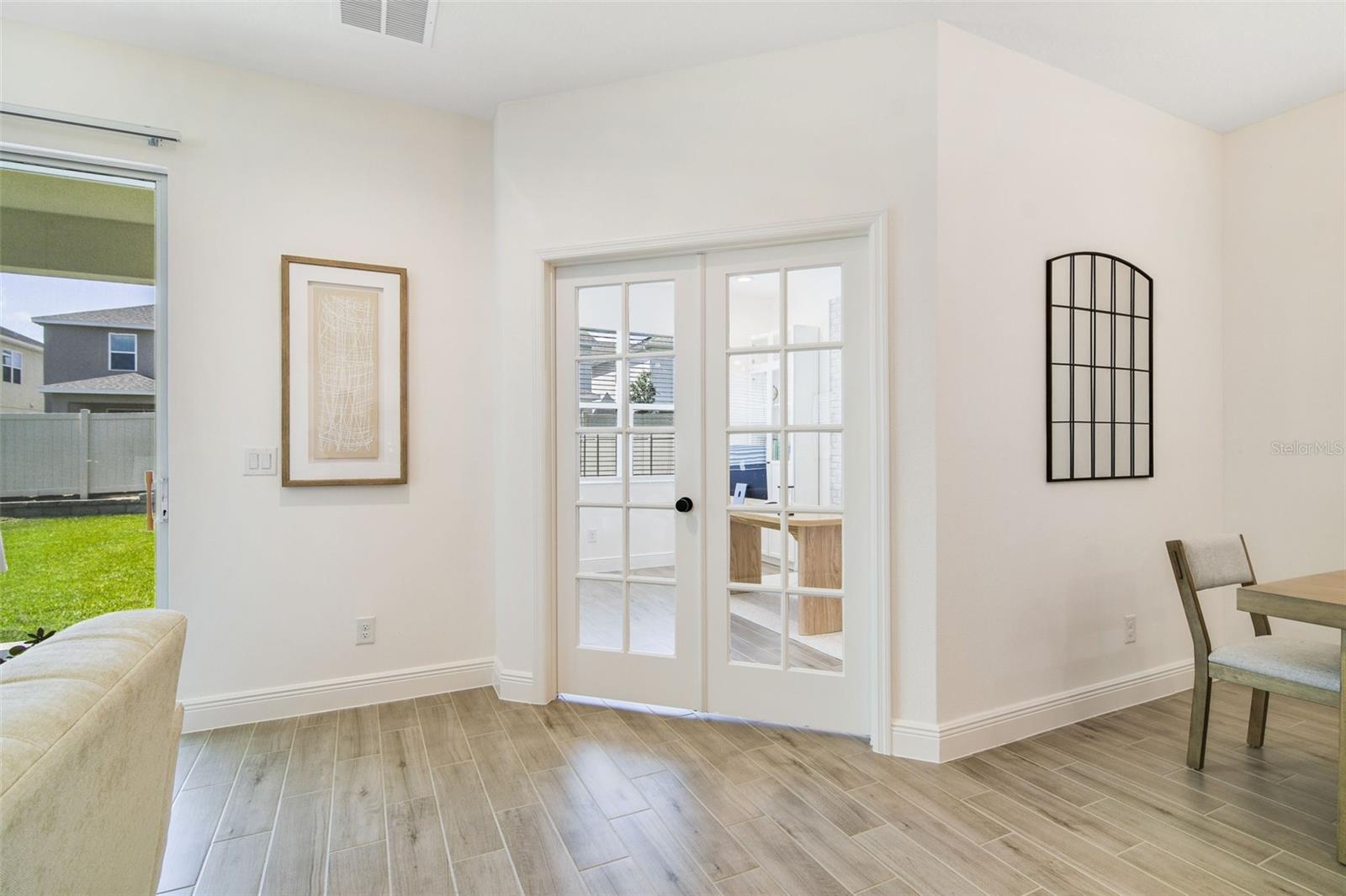 Image 13 of 36 For 14655 Erice Avenue