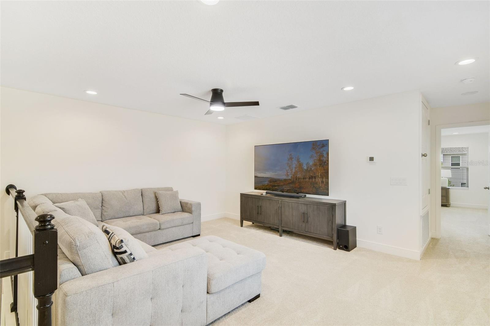 Image 22 of 36 For 14655 Erice Avenue