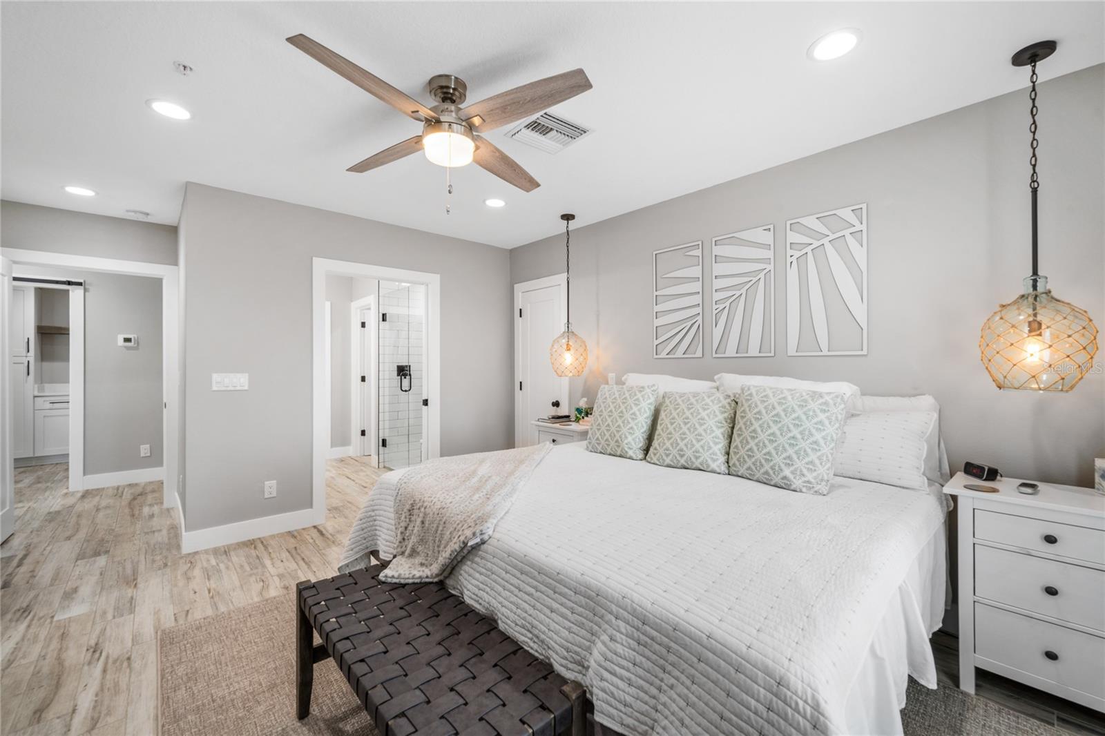 Listing photo id 11 for 2225 Washington Avenue