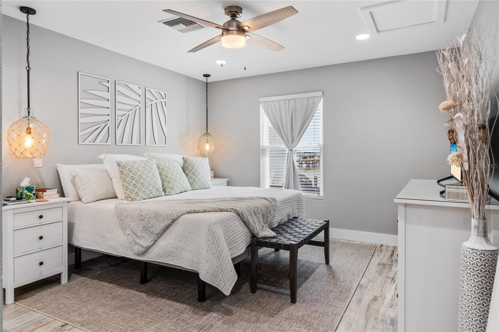 Listing photo id 14 for 2225 Washington Avenue