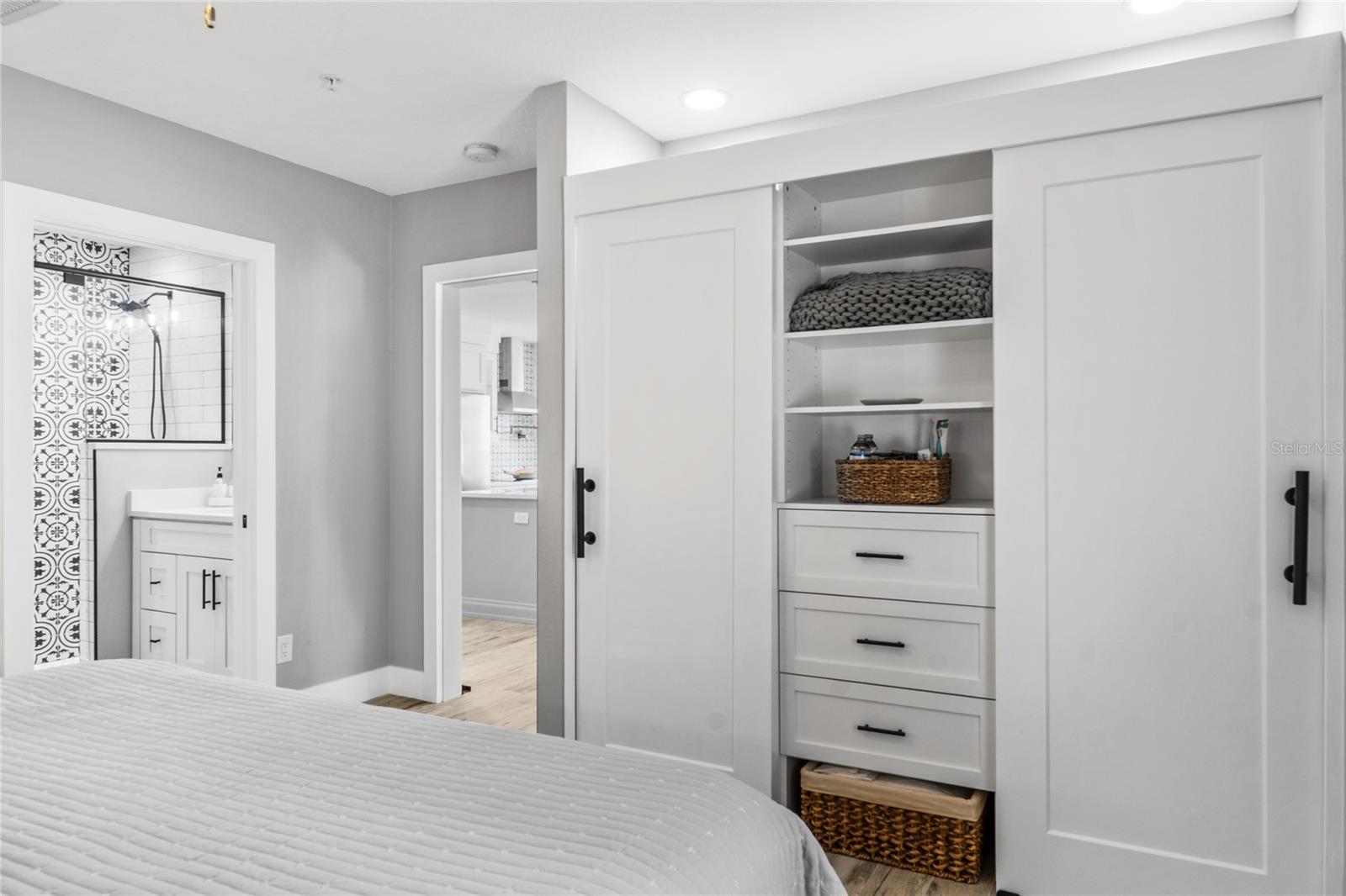 Listing photo id 16 for 2225 Washington Avenue