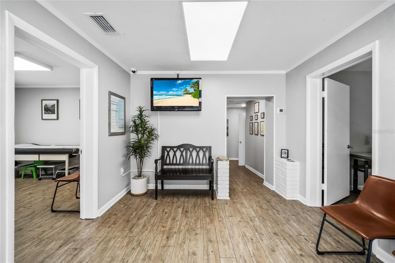 Listing photo id 19 for 2225 Washington Avenue