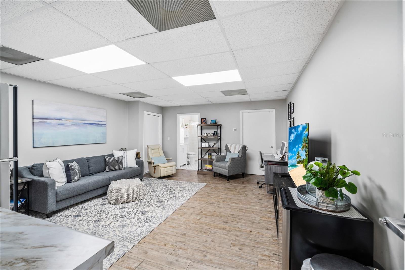 Listing photo id 26 for 2225 Washington Avenue