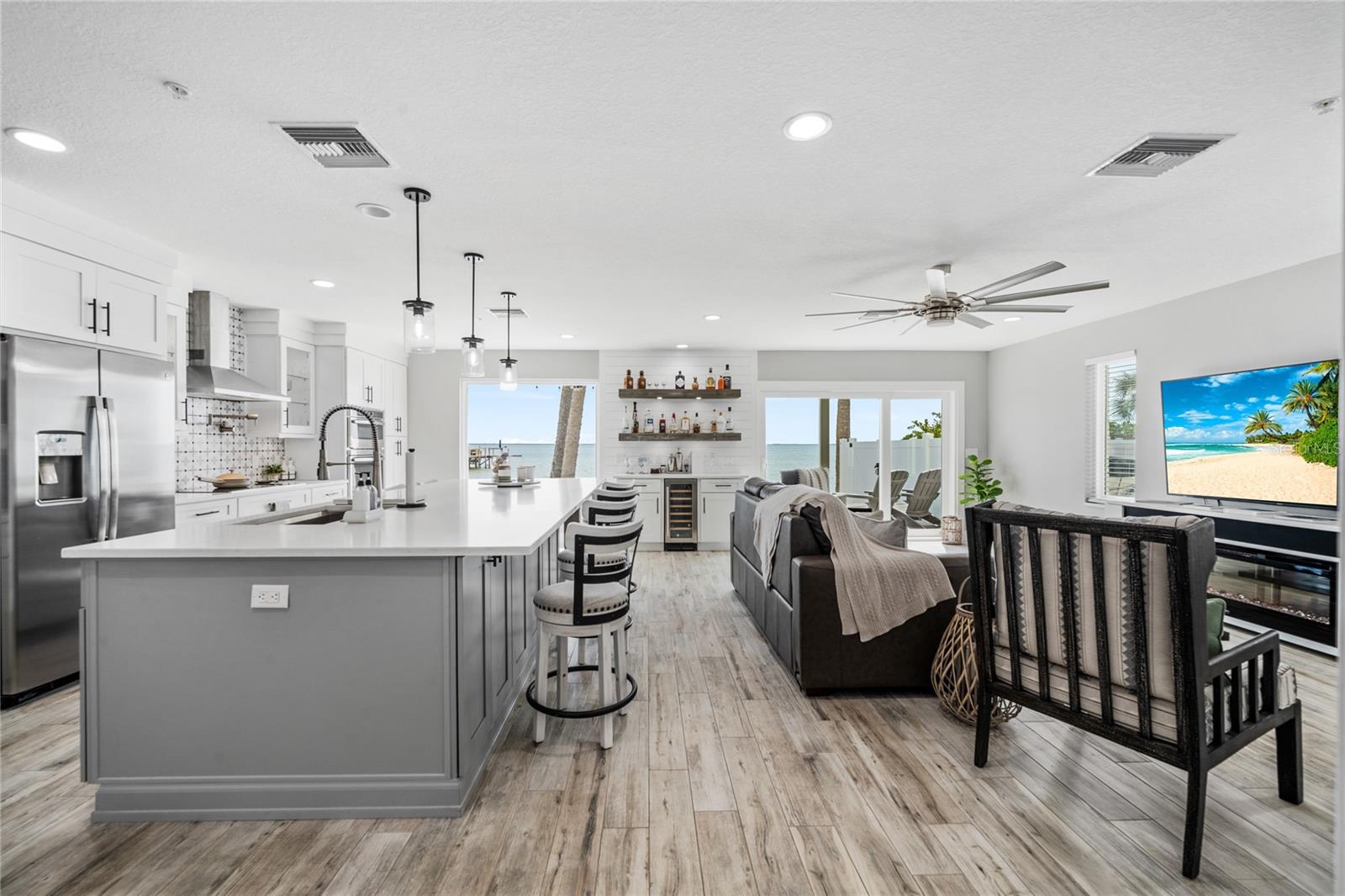 Listing photo id 5 for 2225 Washington Avenue