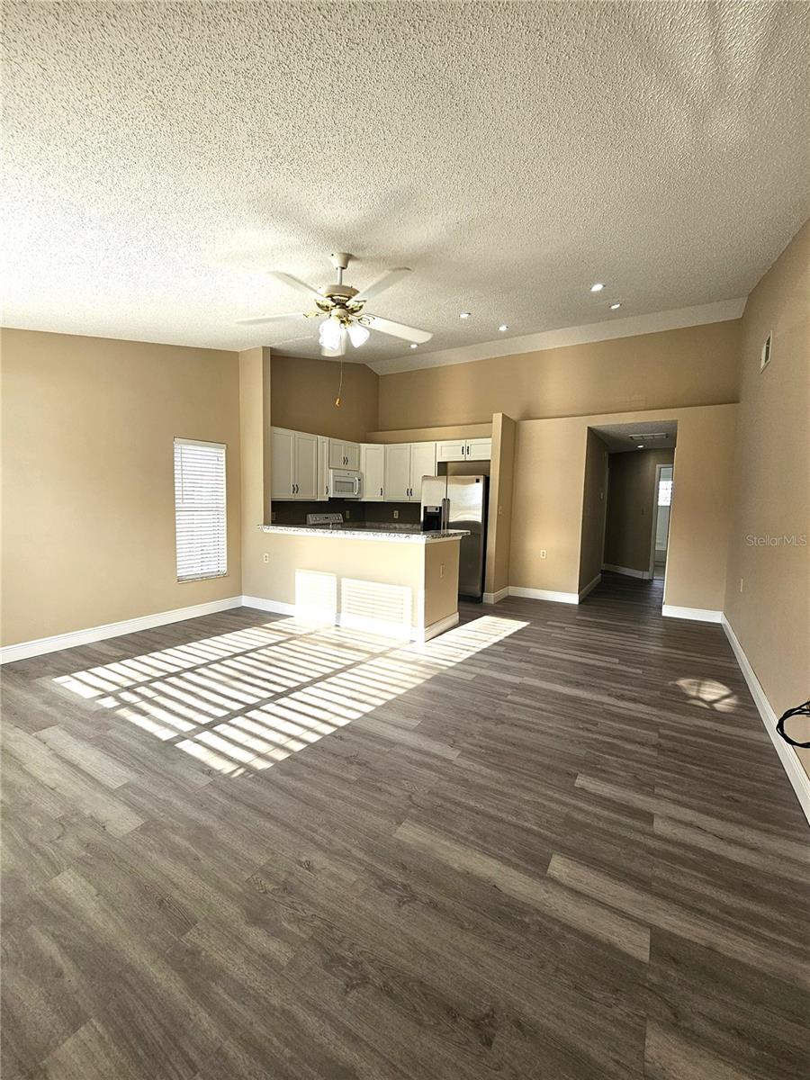 Image 4 of 25 For 1025 Clovercrest Road