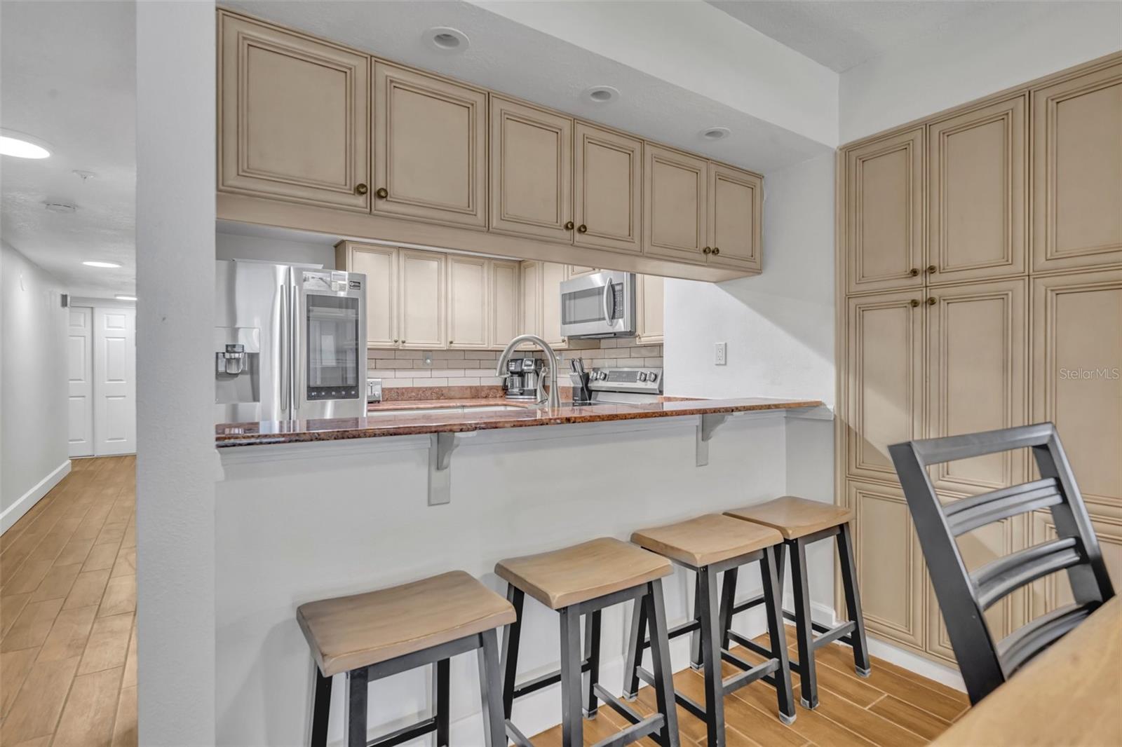 Image 10 of 43 For 5207 Atlantic Avenue 225