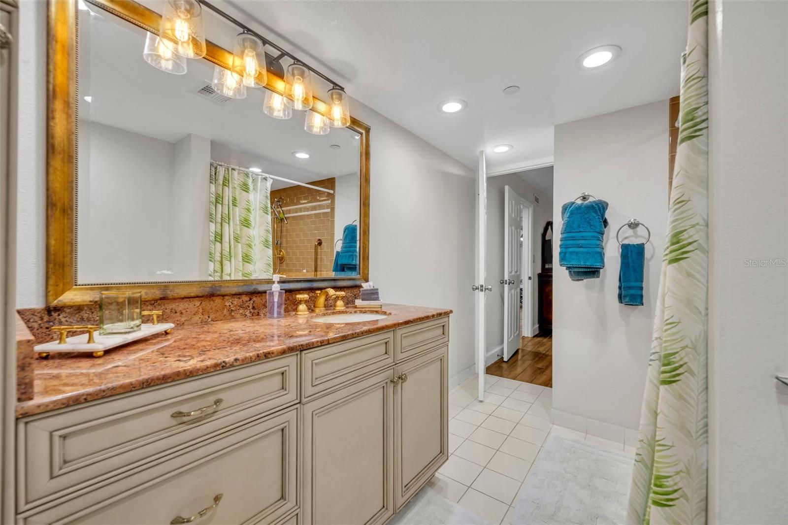 Image 26 of 43 For 5207 Atlantic Avenue 225