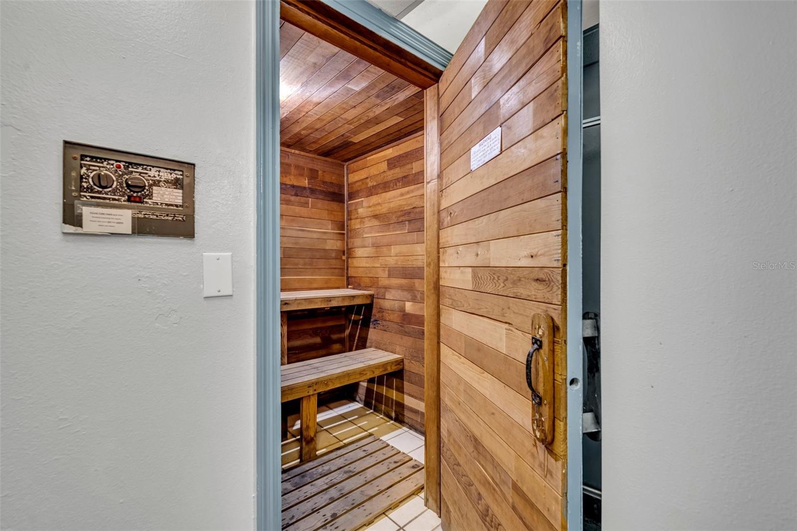 Image 31 of 43 For 5207 Atlantic Avenue 225