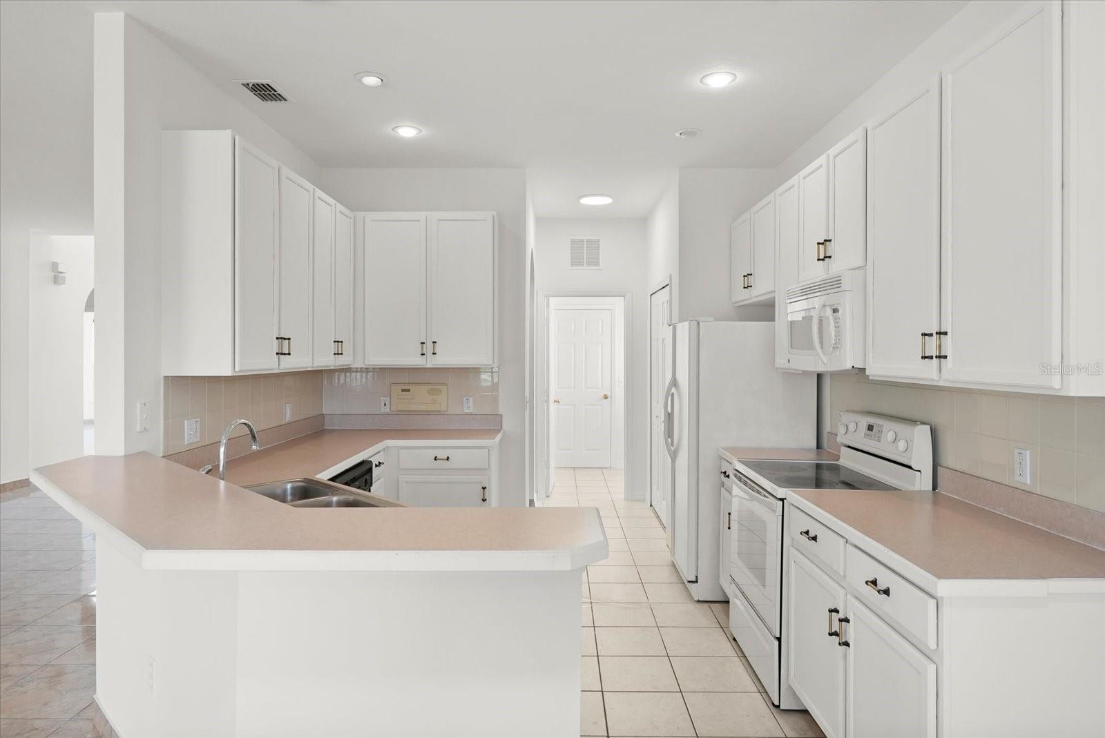 Image 17 of 41 For 2506 Aster Cove Lane