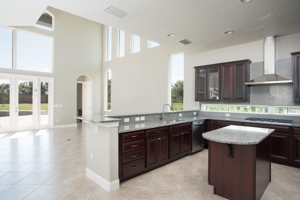 Image 11 of 39 For 13515 Bellaria Circle