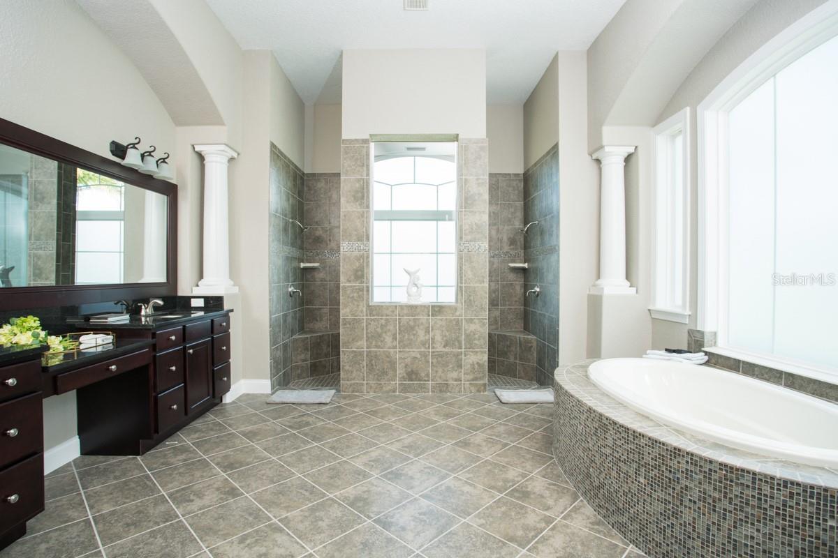 Image 16 of 39 For 13515 Bellaria Circle