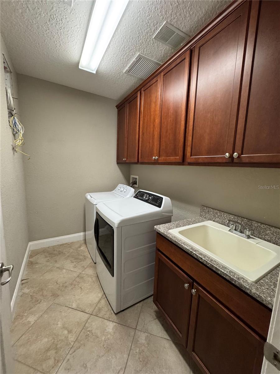 Image 29 of 39 For 13515 Bellaria Circle