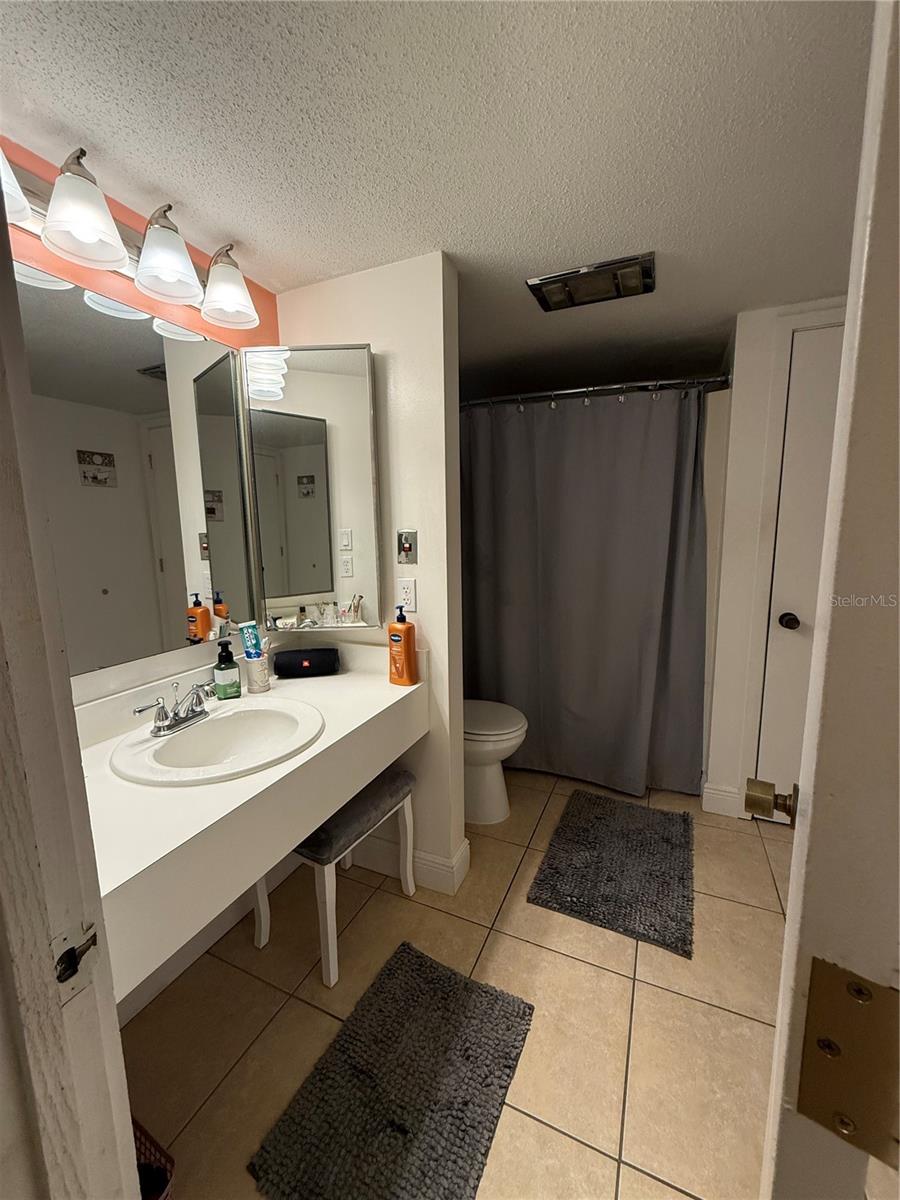 Image 18 of 35 For 821 Pinewood Court 821