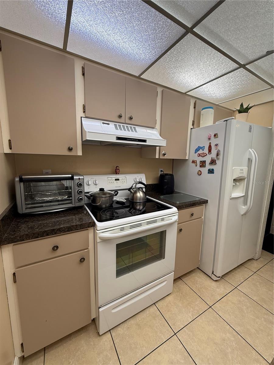 Image 2 of 35 For 821 Pinewood Court 821