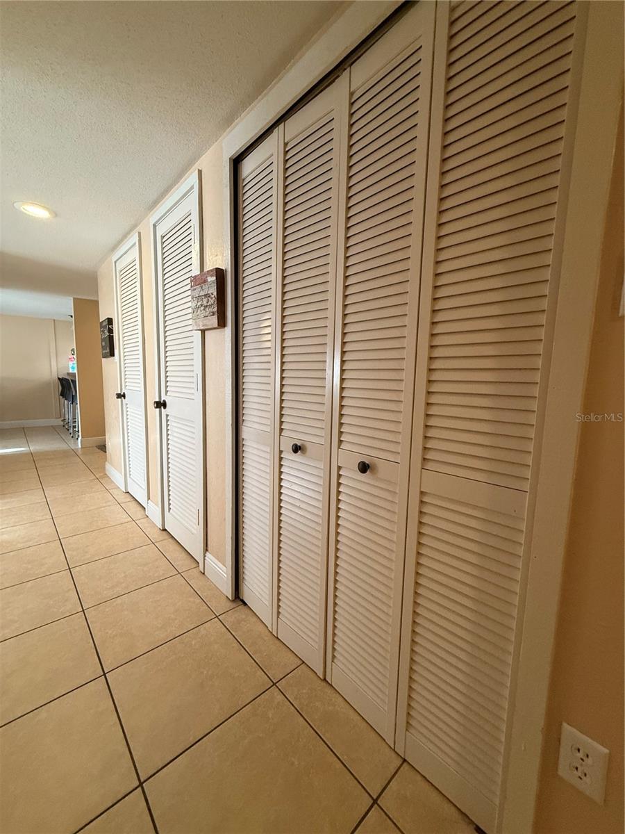Image 20 of 35 For 821 Pinewood Court 821