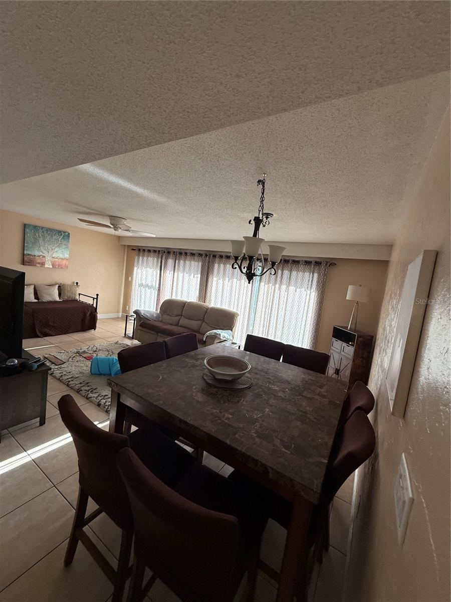 Image 29 of 35 For 821 Pinewood Court 821