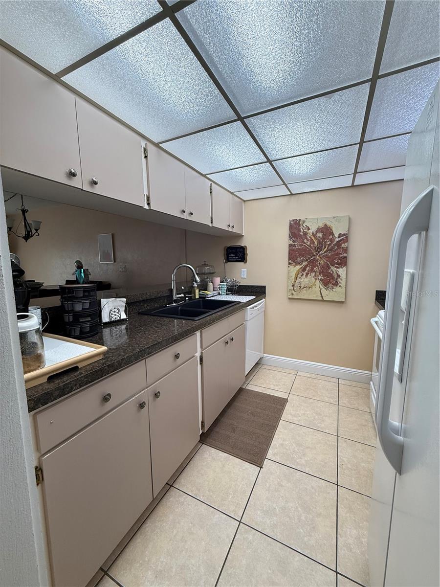 Image 3 of 35 For 821 Pinewood Court 821
