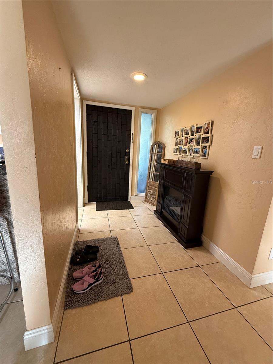 Image 31 of 35 For 821 Pinewood Court 821
