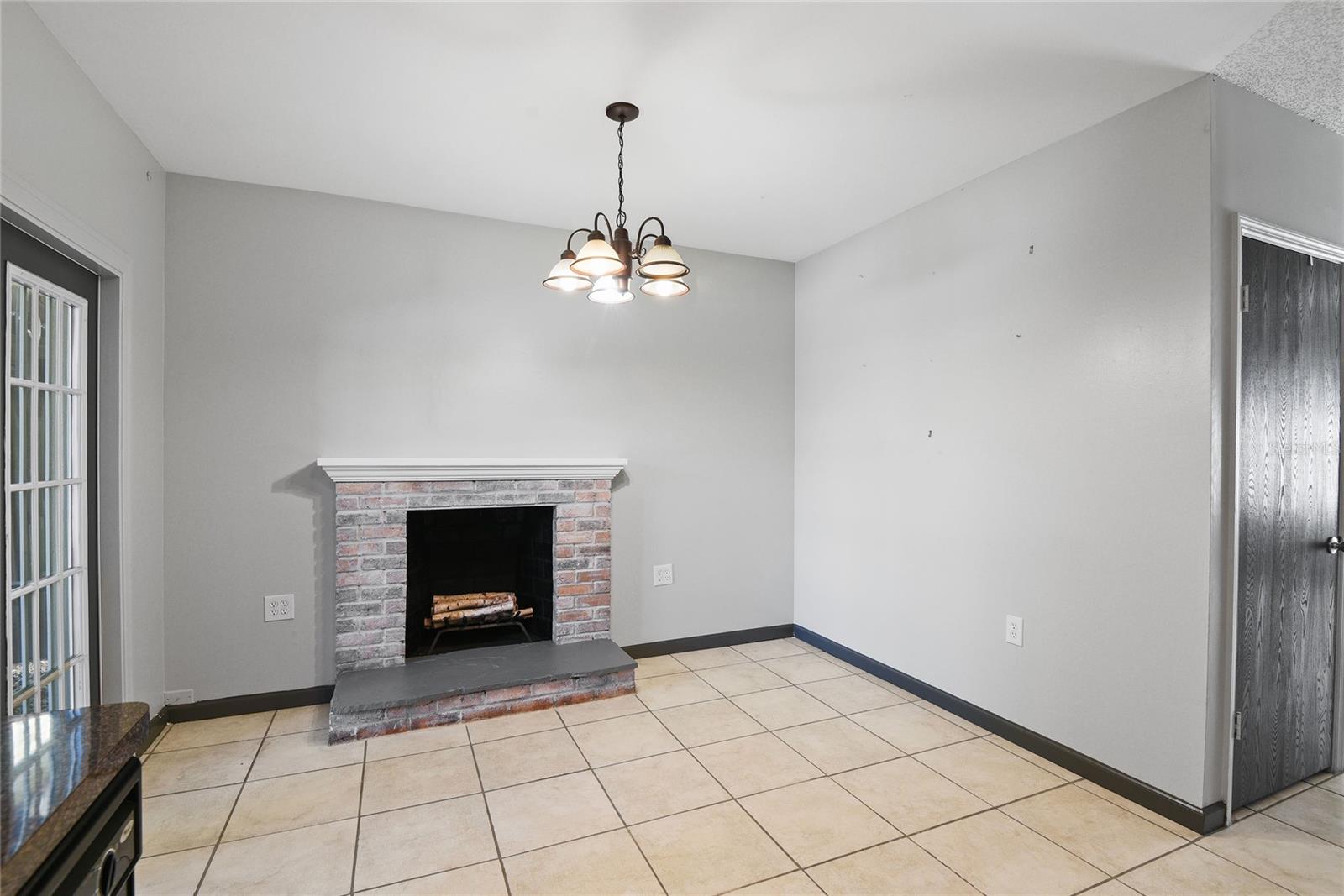 Image 11 of 27 For 620 Summerlin Avenue