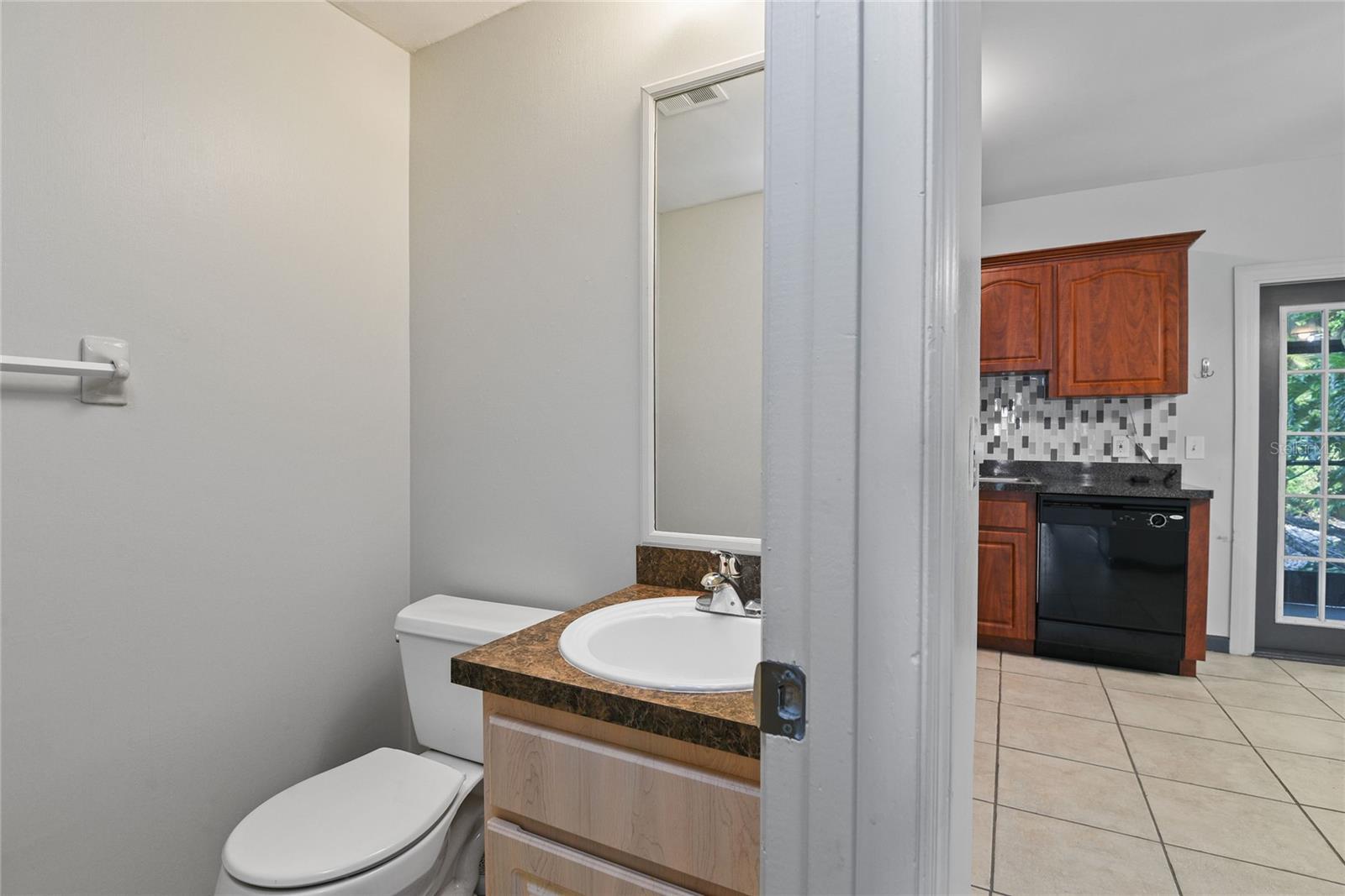 Image 12 of 27 For 620 Summerlin Avenue