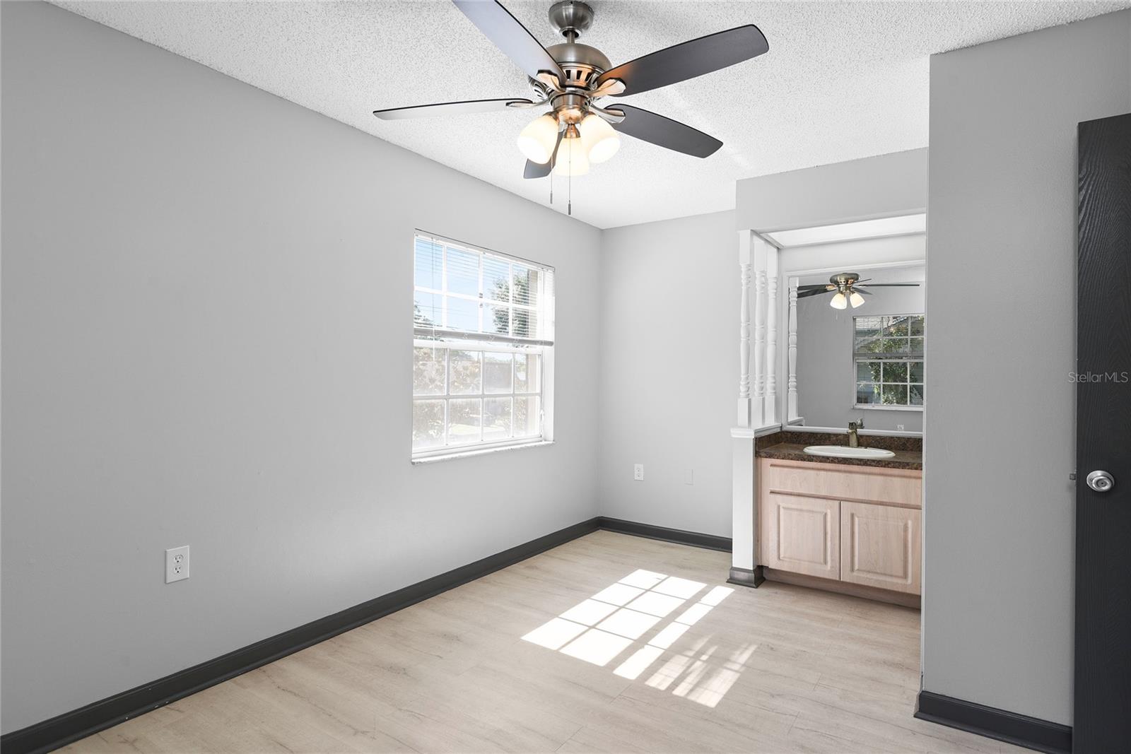 Image 20 of 27 For 620 Summerlin Avenue