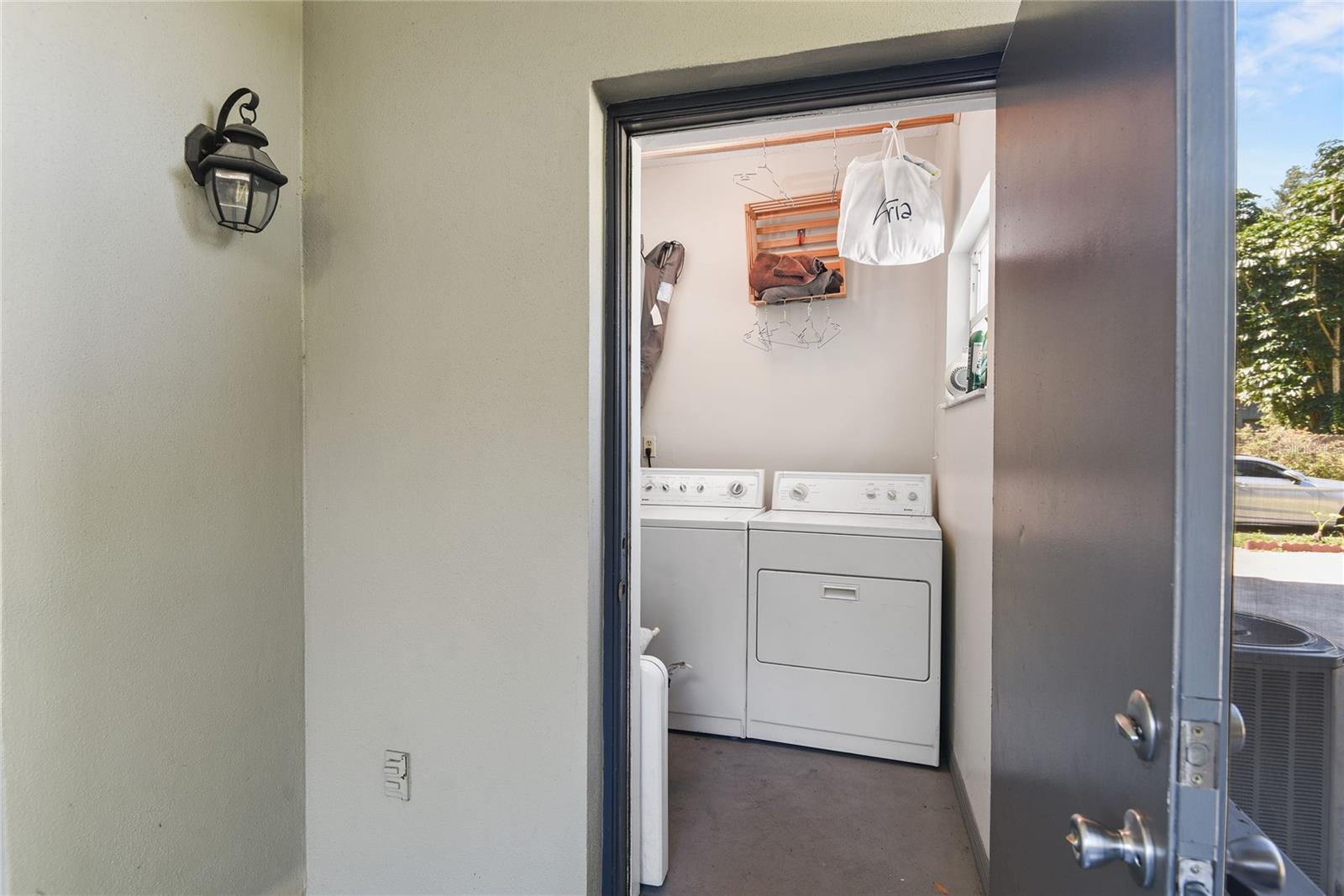 Image 24 of 27 For 620 Summerlin Avenue