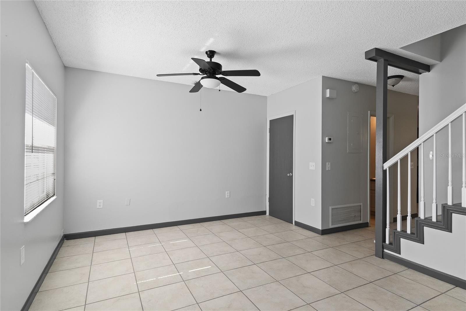 Image 4 of 27 For 620 Summerlin Avenue