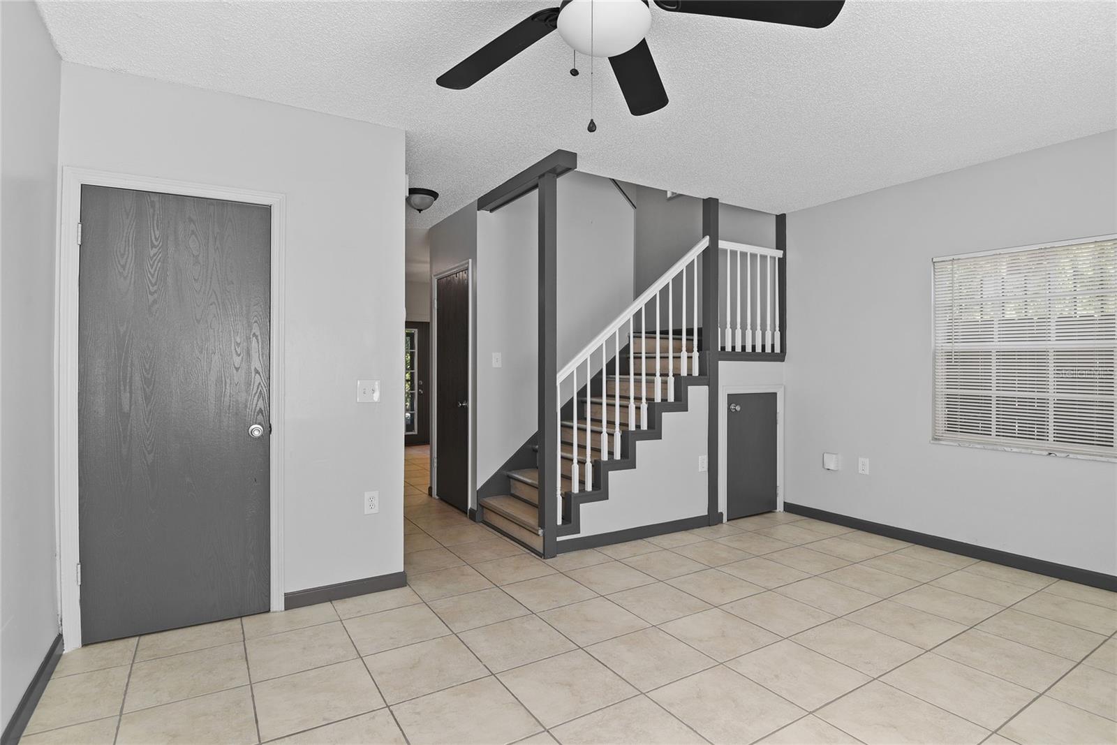 Image 7 of 27 For 620 Summerlin Avenue