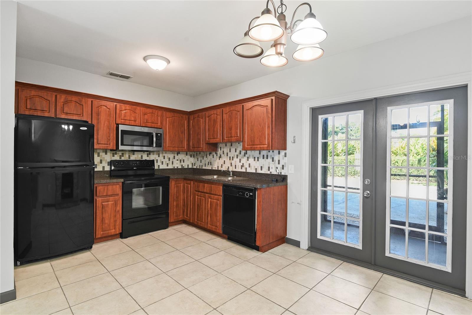 Image 8 of 27 For 620 Summerlin Avenue