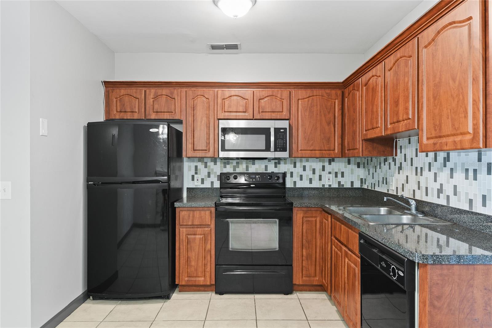 Image 9 of 27 For 620 Summerlin Avenue