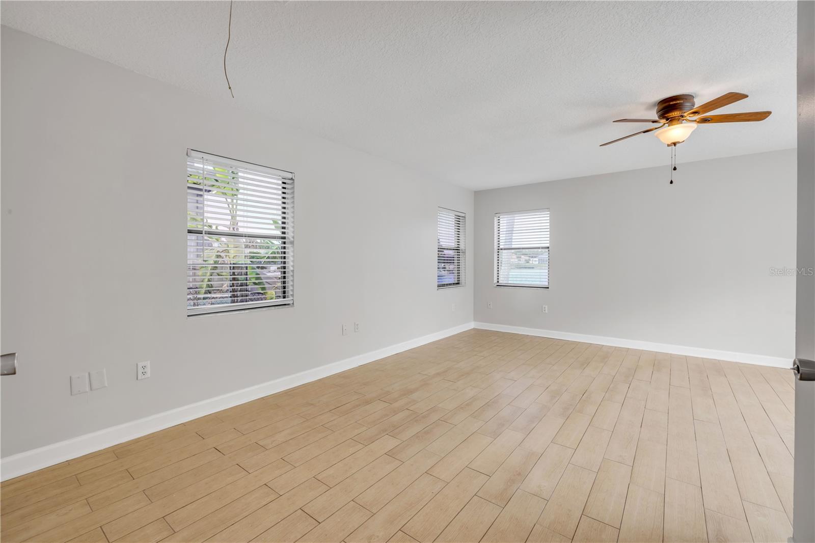 Image 13 of 27 For 6 Cimmaron Drive