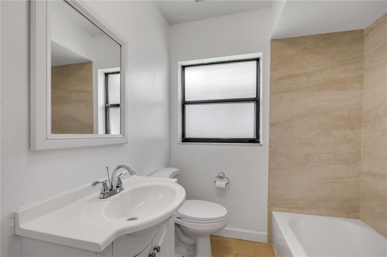 Image 20 of 27 For 6 Cimmaron Drive