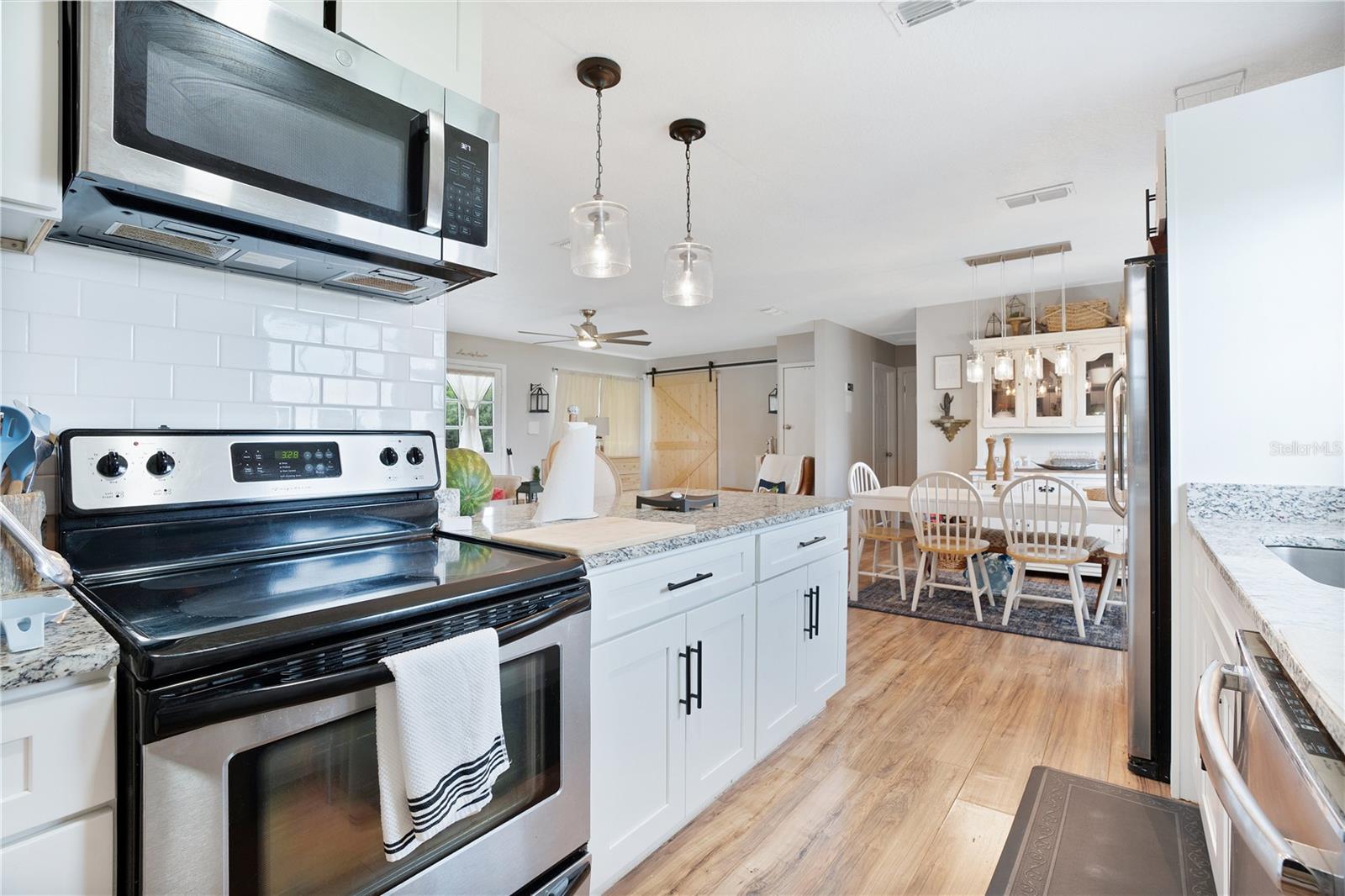 Image 12 of 25 For 16878 Arrowhead Boulevard