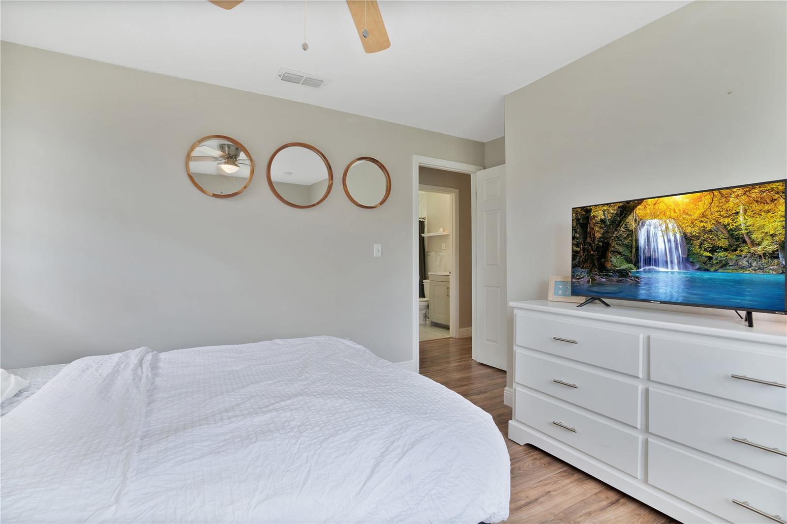 Image 18 of 25 For 16878 Arrowhead Boulevard