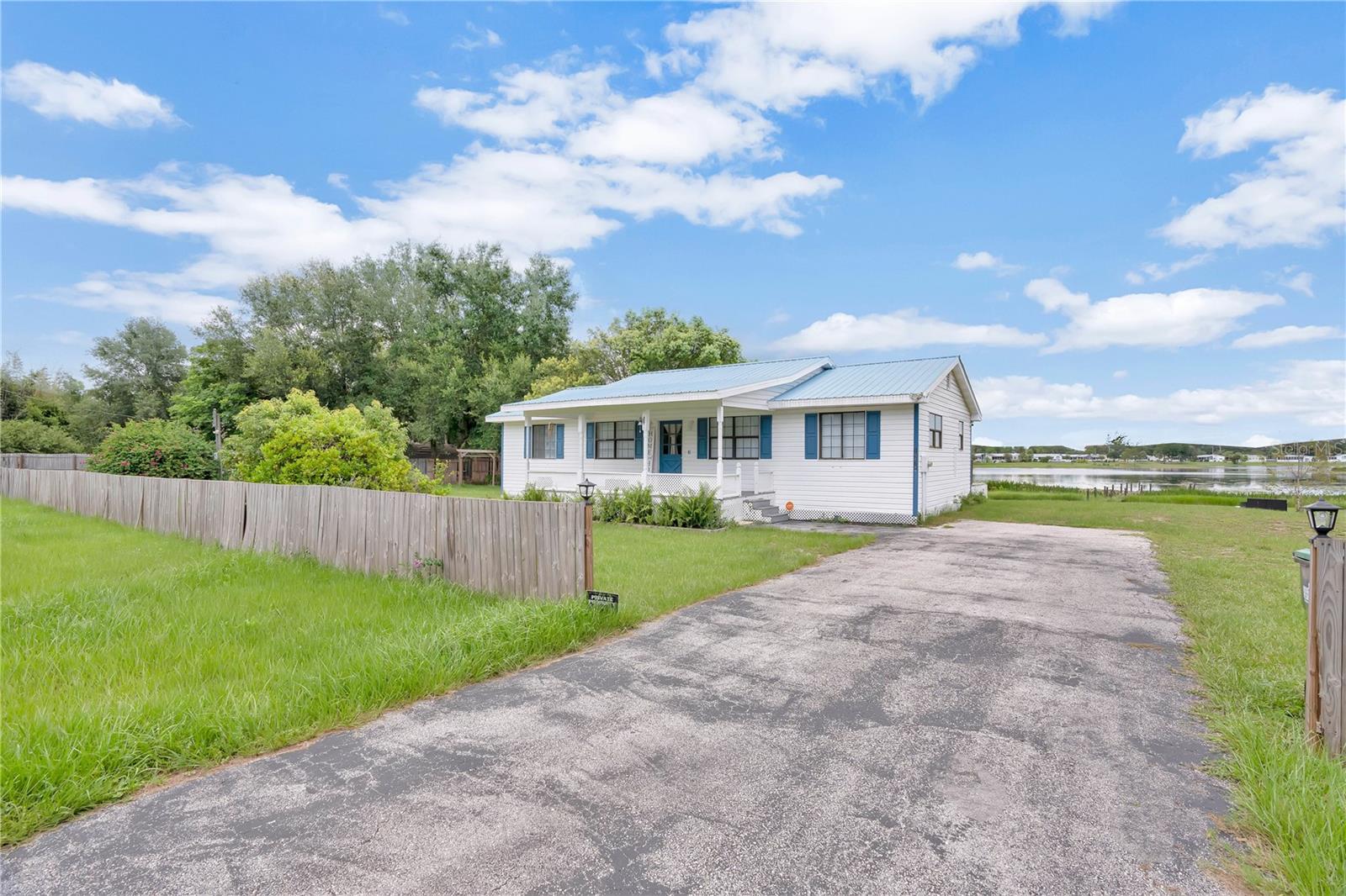 Image 21 of 25 For 16878 Arrowhead Boulevard