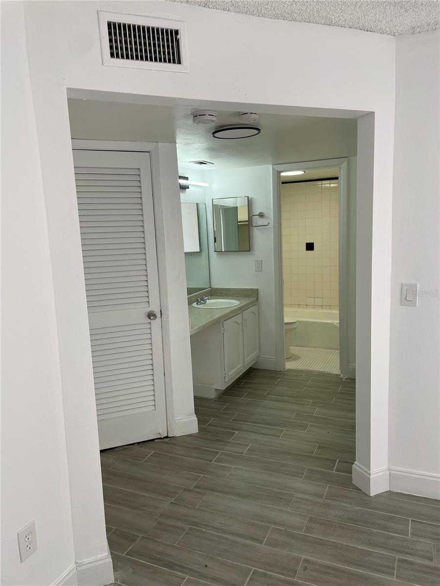 Image 10 of 12 For 4364 Aqua Vista Drive C