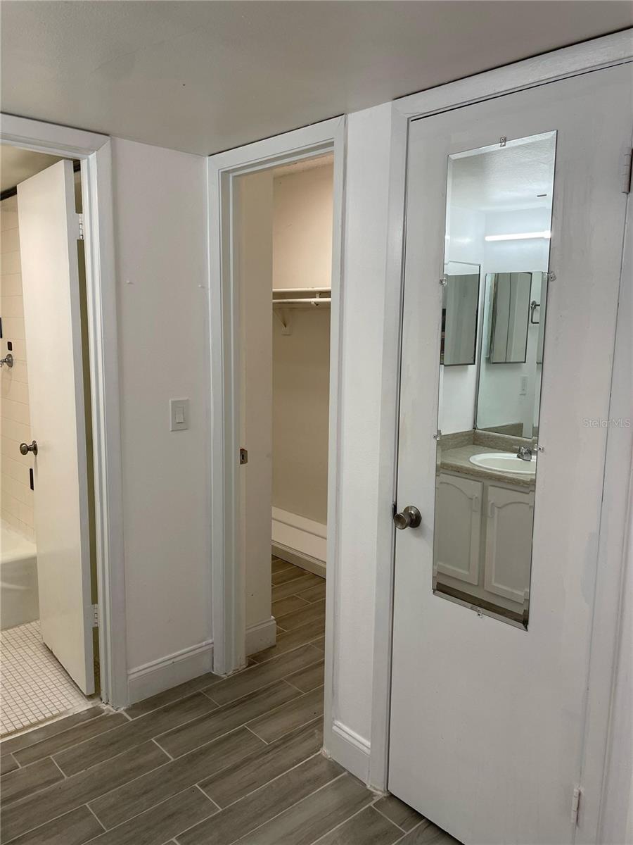 Image 12 of 12 For 4364 Aqua Vista Drive C