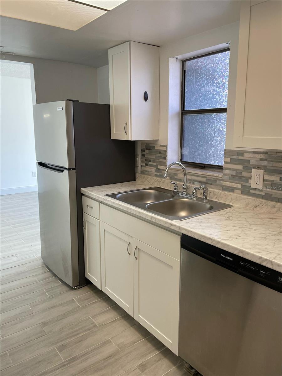 Image 4 of 12 For 4364 Aqua Vista Drive C