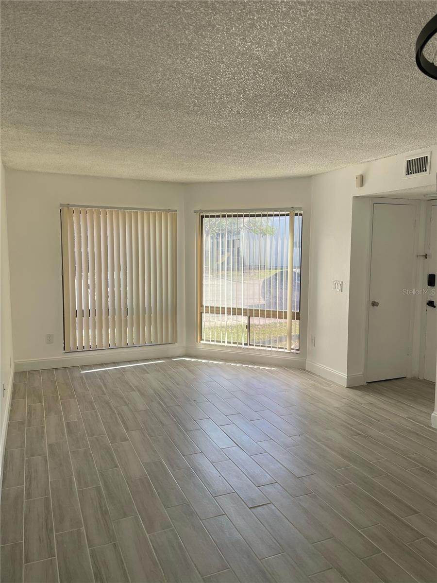 Image 6 of 12 For 4364 Aqua Vista Drive C