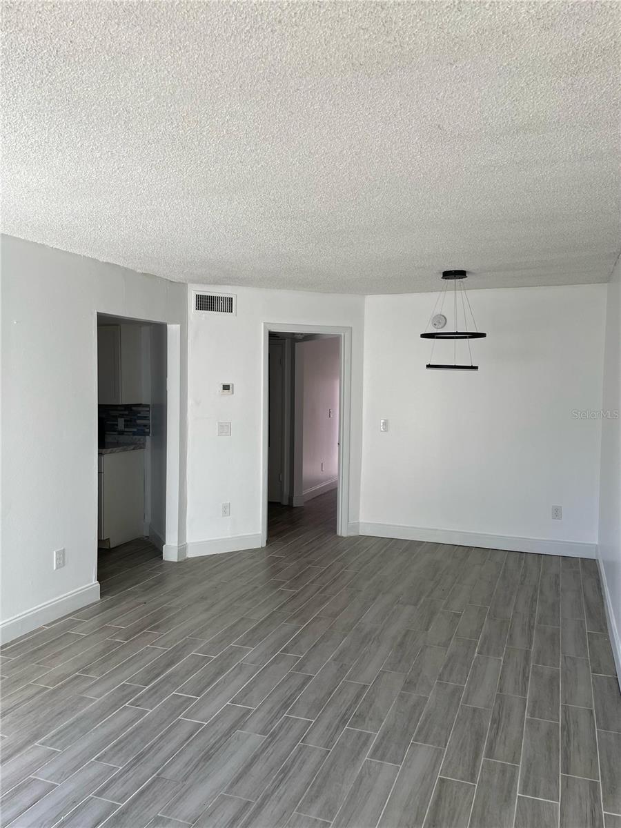 Image 9 of 12 For 4364 Aqua Vista Drive C