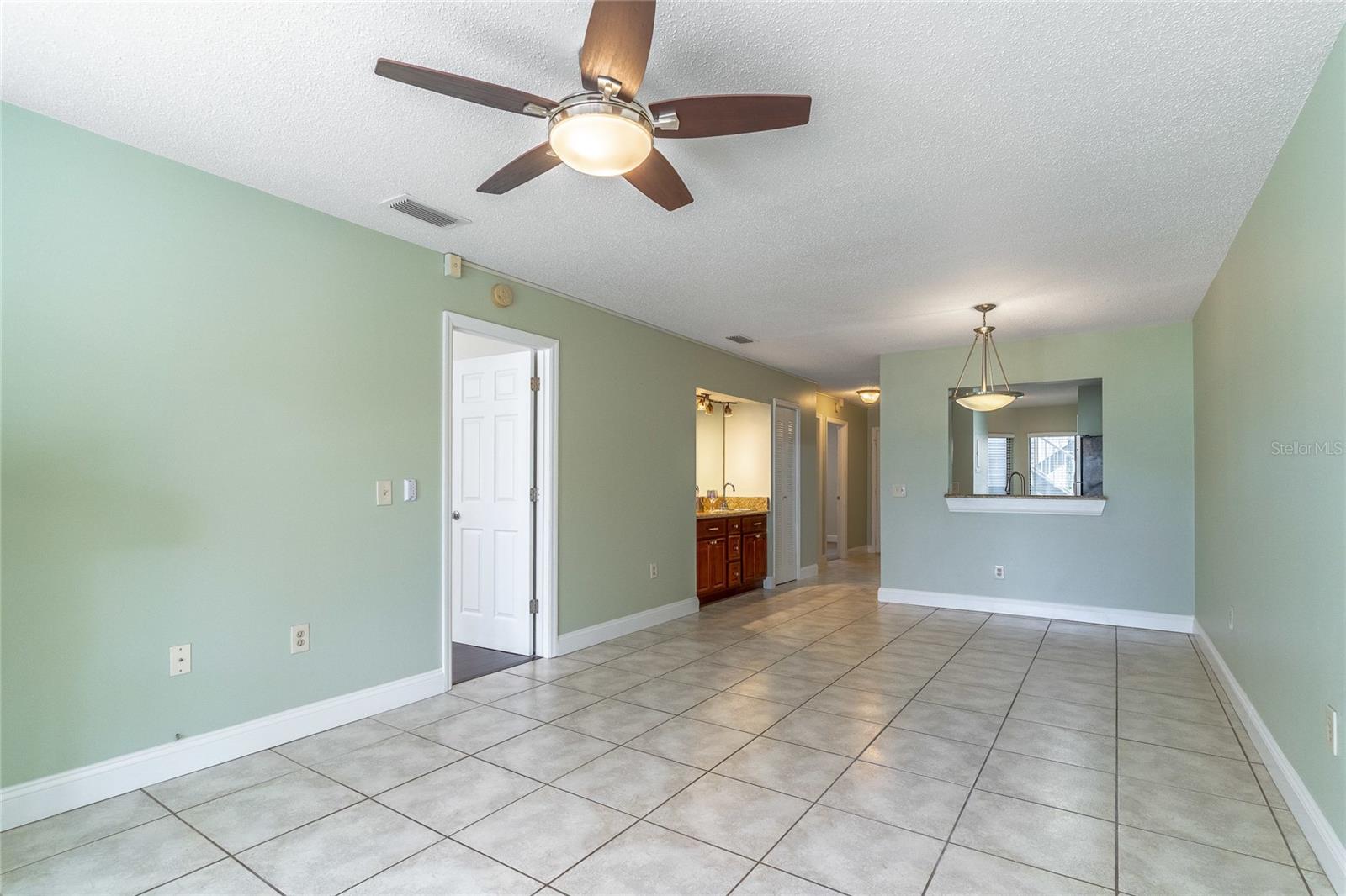 Image 19 of 40 For 9426 Torrington Avenue 1