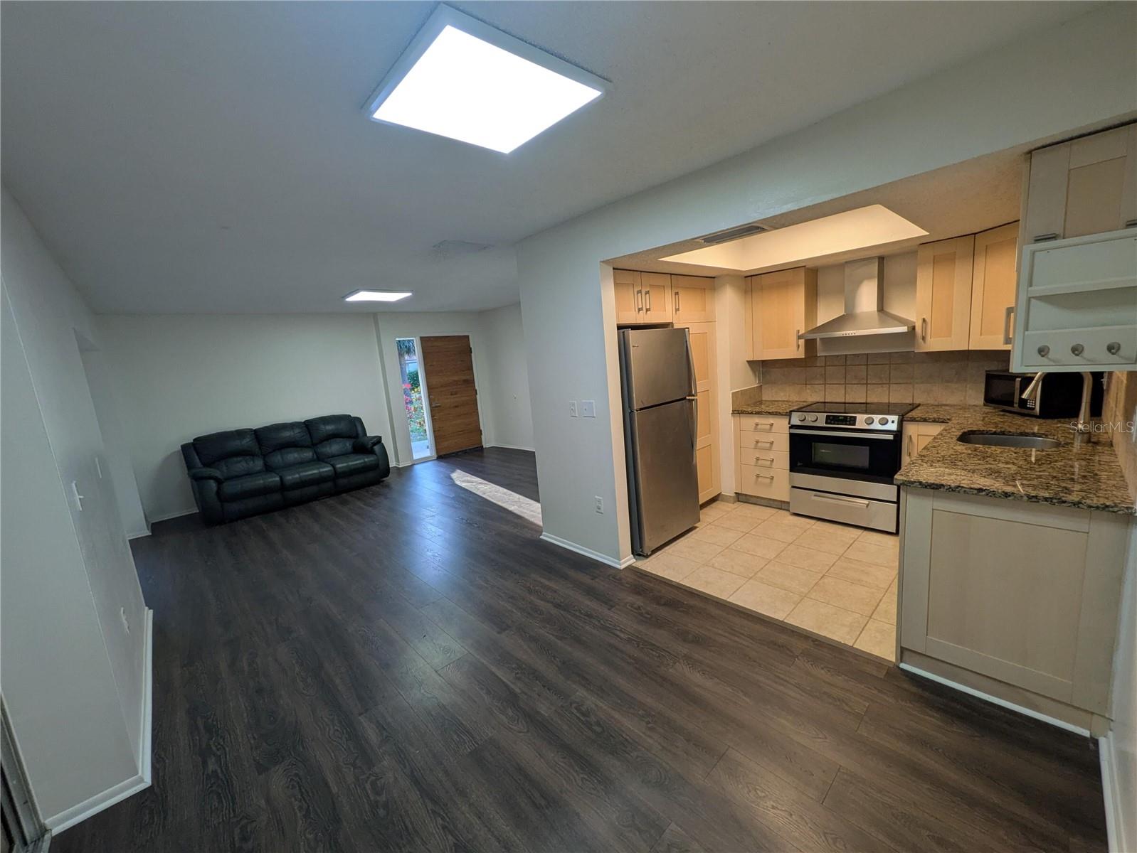 Image 5 of 14 For 5356 Royal Palm Avenue 5356