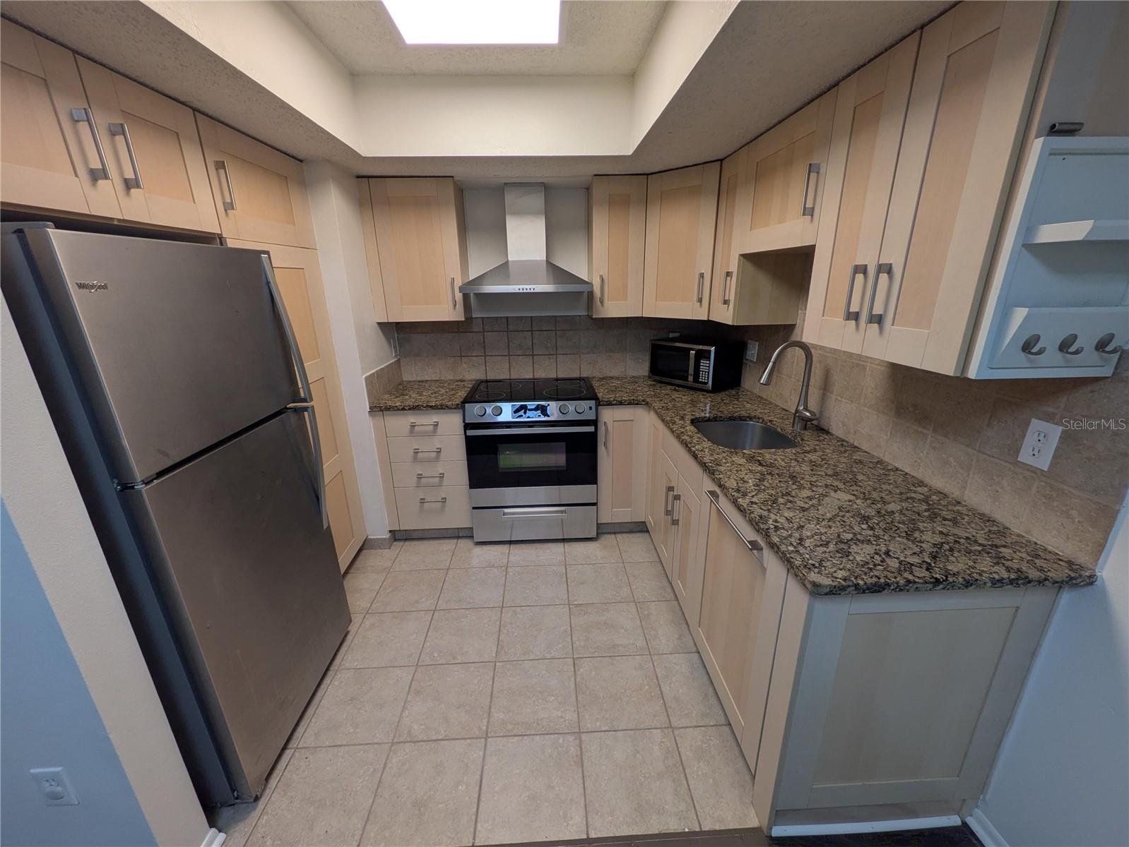 Image 6 of 14 For 5356 Royal Palm Avenue 5356