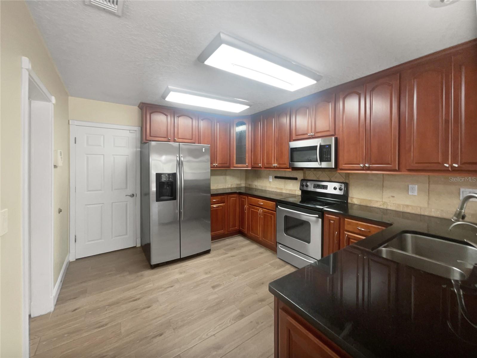 Image 6 of 23 For 306 Foxboro Court